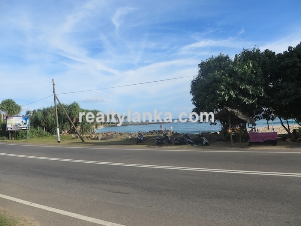 90P Perches in Midigama