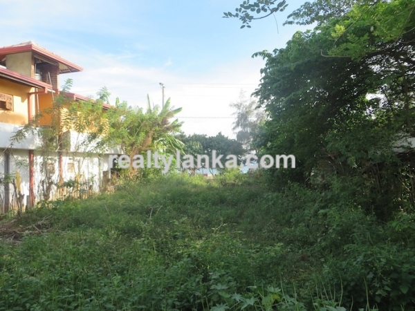 90P Perches in Midigama