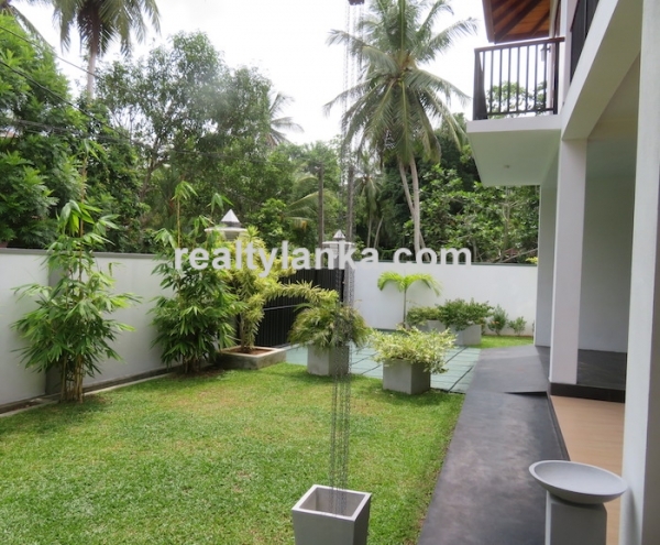 4 Bedroom villa Bentota