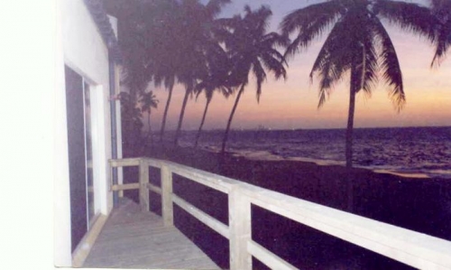 Beautiful Oceanfront Villa in Uswetakeiyawa 