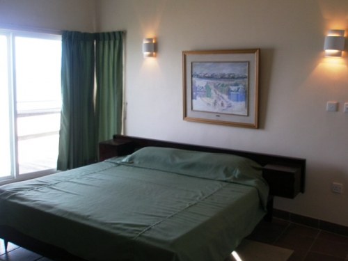 Beautiful Oceanfront Villa in Uswetakeiyawa 